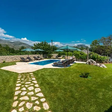 Villa Vergatum-privacy,gym,billiards,table Tennis Donji Brgat