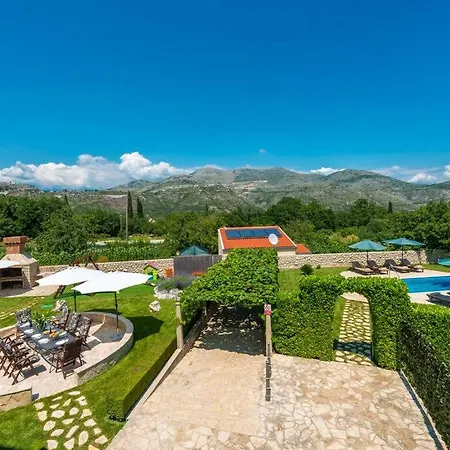 Villa Vergatum-privacy,gym,billiards,table Tennis Donji Brgat