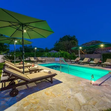 Vergatum-privacy,gym,billiards,table Tennis Villa Donji Brgat