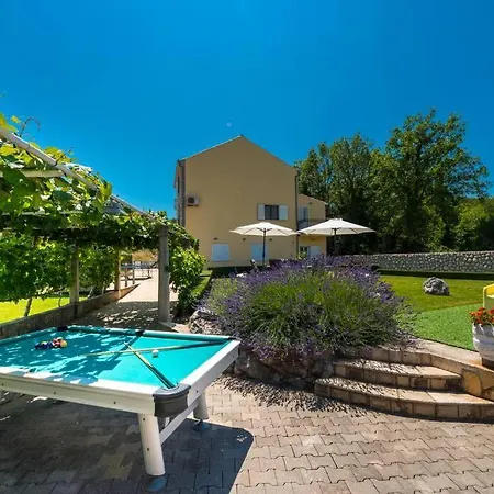 Vergatum-privacy,gym,billiards,table Tennis Donji Brgat