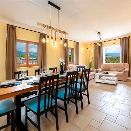 Vergatum-privacy,gym,billiards,table Tennis Villa *