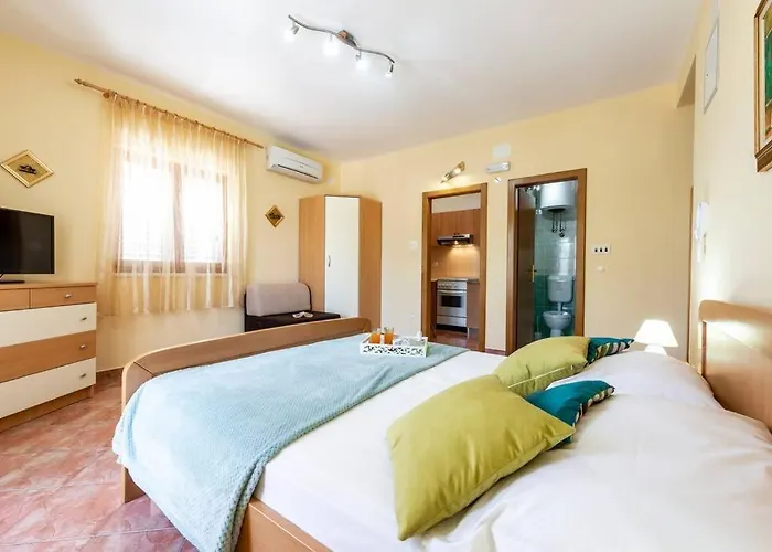 Vergatum-privacy,gym,billiards,table Tennis Villa *