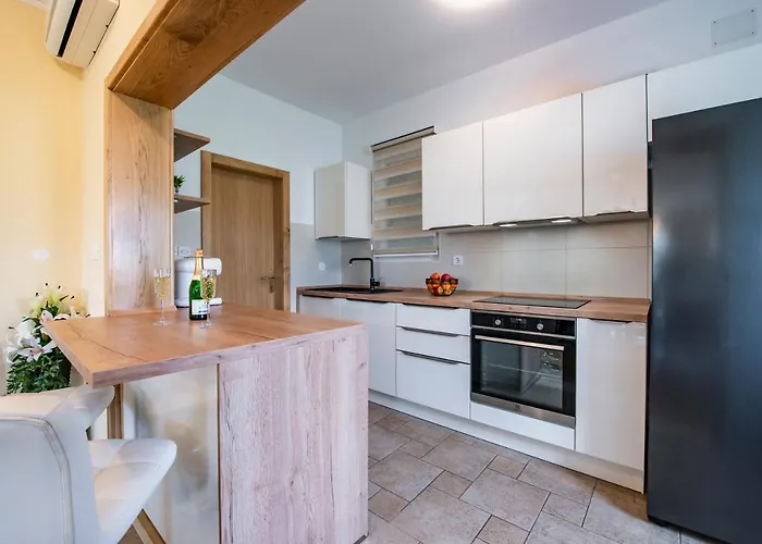 Vergatum-privacy,gym,billiards,table Tennis Villa Donji Brgat