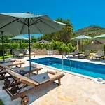 Vergatum-privacy,gym,billiards,table Tennis