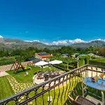 Villa Vergatum-privacy,gym,billiards,table Tennis