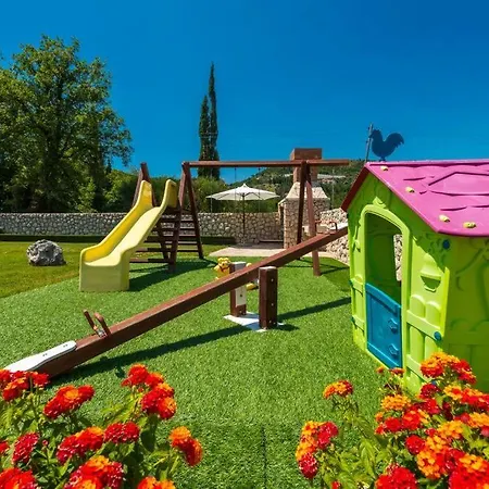 Vergatum-privacy,gym,billiards,table Tennis Donji Brgat