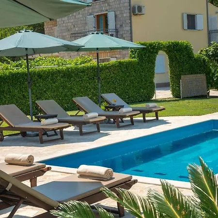 Vergatum-privacy,gym,billiards,table Tennis