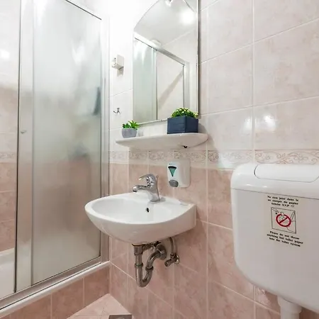 Vergatum-privacy,gym,billiards,table Tennis Donji Brgat