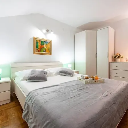 Vergatum-privacy,gym,billiards,table Tennis Donji Brgat