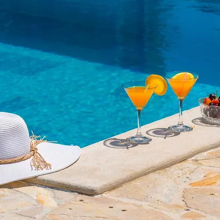 Villa Vergatum-privacy,gym,billiards,table Tennis *