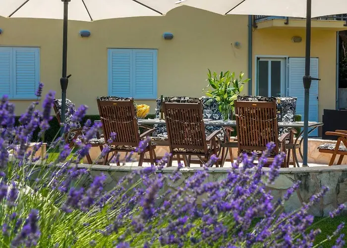 Villa Vergatum-privacy,gym,billiards,table Tennis *