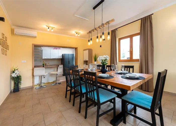 Vergatum-privacy,gym,billiards,table Tennis Villa Donji Brgat